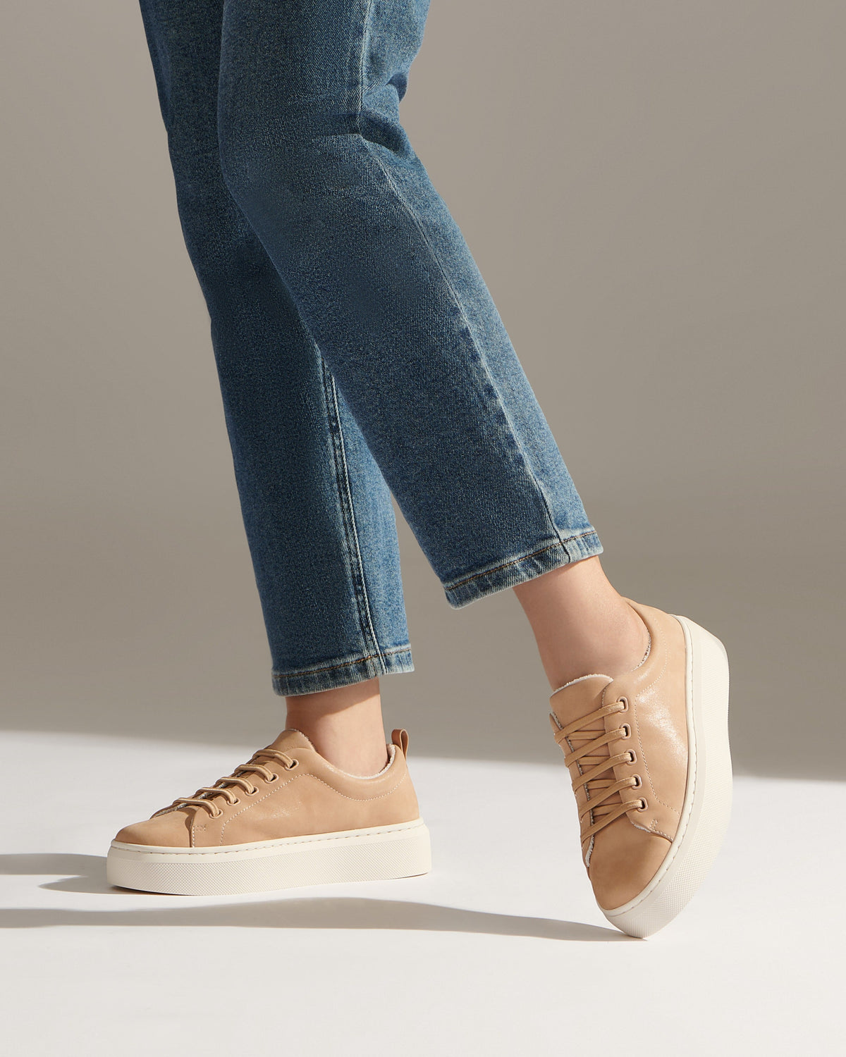 Jumpstreet Bungee Metatarsal Cuban Sand Shimmer | ABEO Footwear