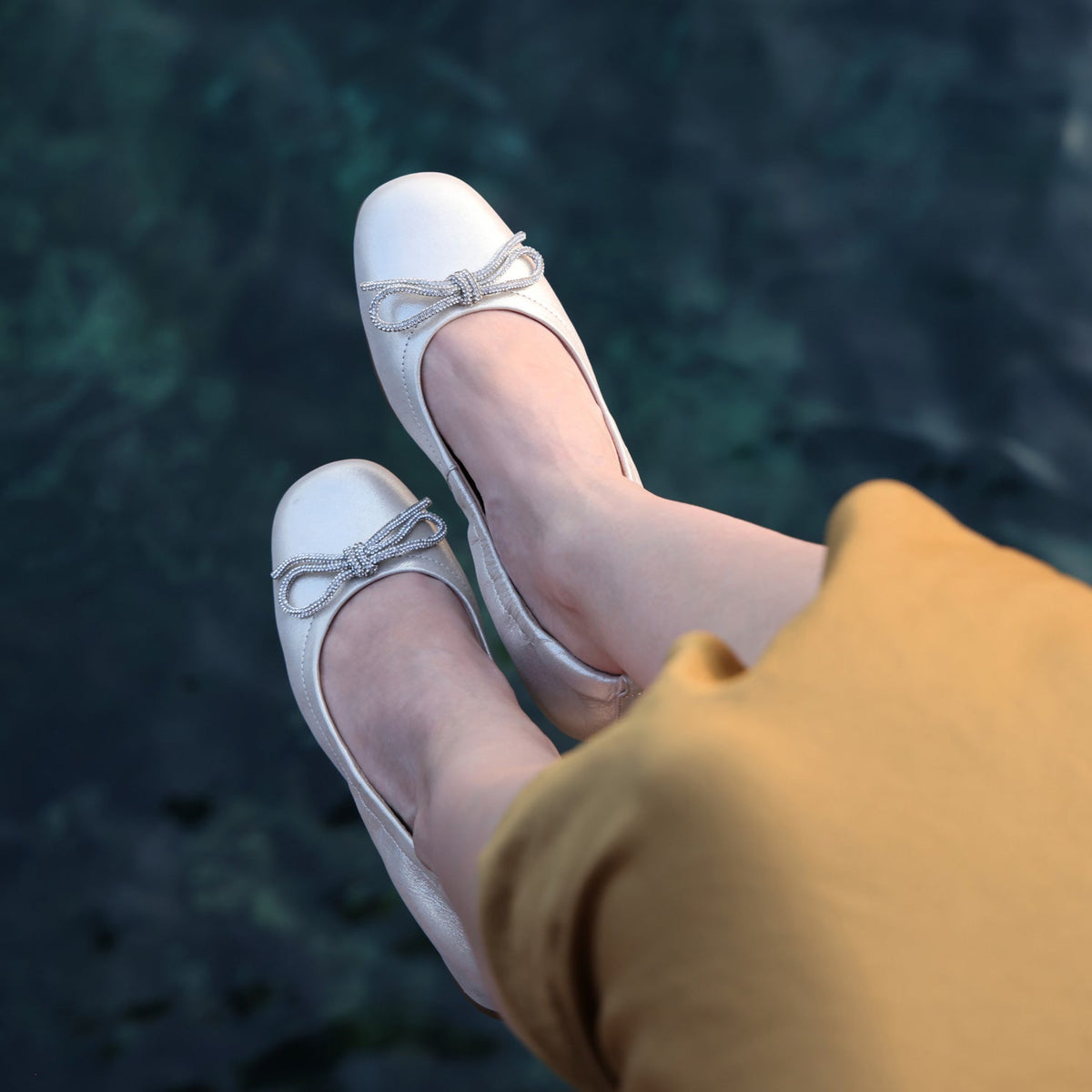Cadence Bow Gold Sparkle | ABEO Footwear