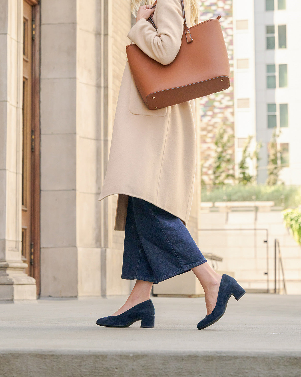 Avenue Pump Metatarsal Navy Suede | ABEO Footwear