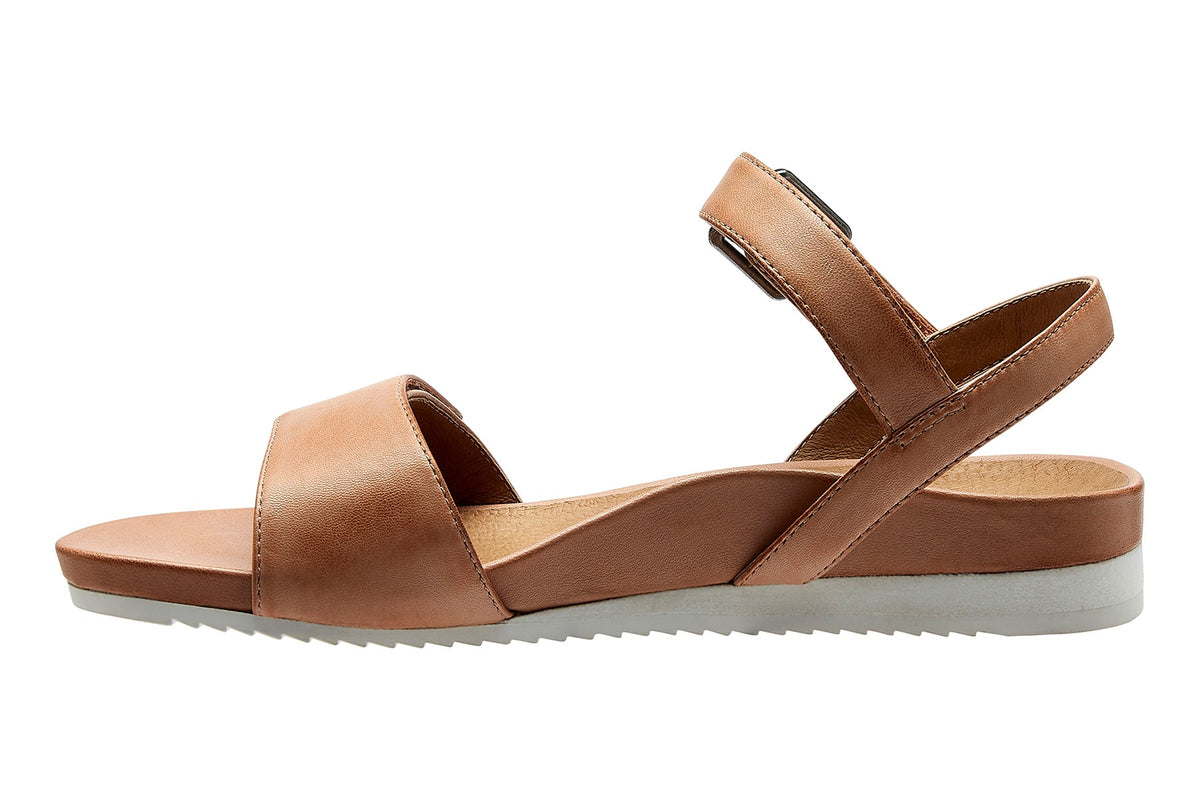 Britta Tan | ABEO Footwear